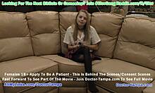 Ava Siren, un'adolescente impeccabile, recita in un video medico-tampa con un'attenzione feticista